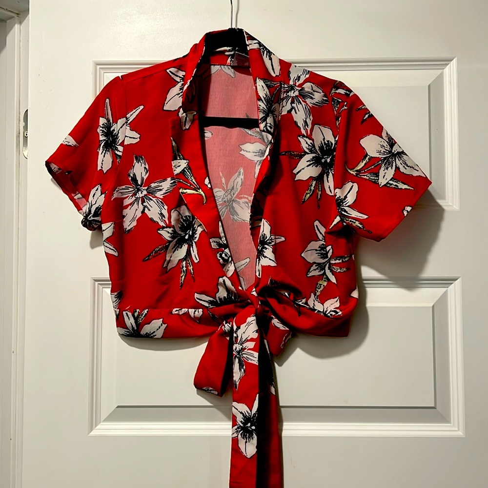 Charlotte Russe floral crop top size m
